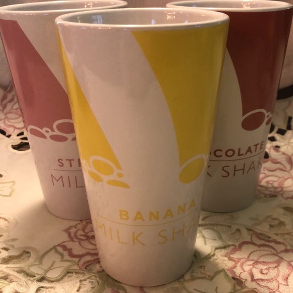 DONATED Three vintage ceramic milk shake glasses 5.5”x3.25” - Picture 6 of 13